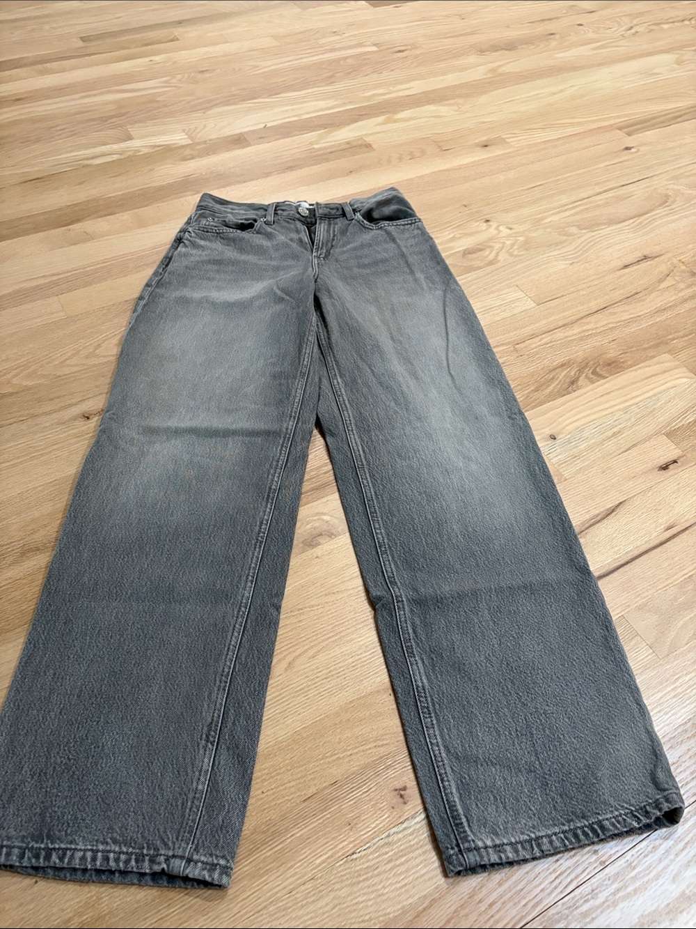 Garage Women’s Wide-Leg Jeans in Washed Gray